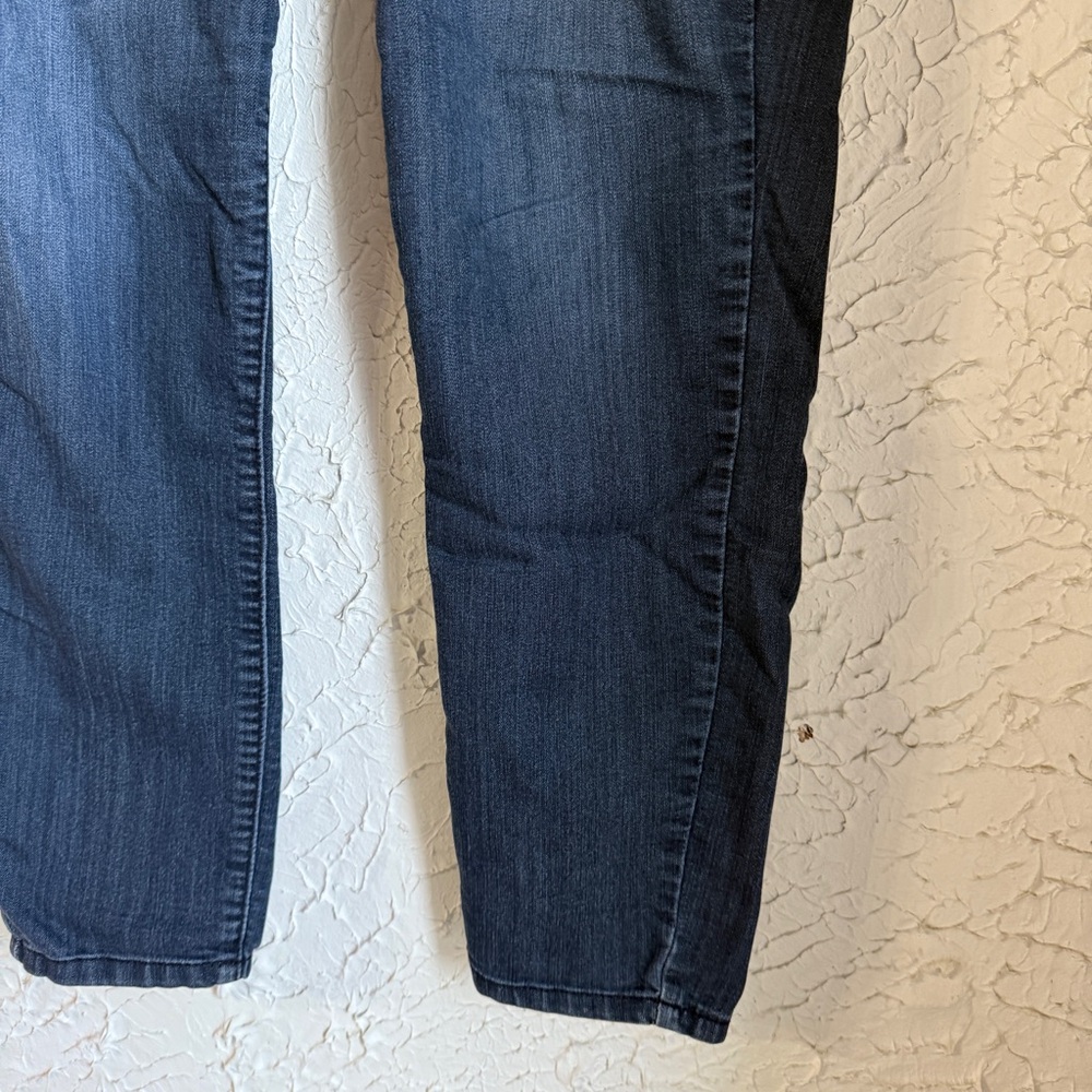 Democracy Indigo Cropped Jeans - Picture 4 of 9